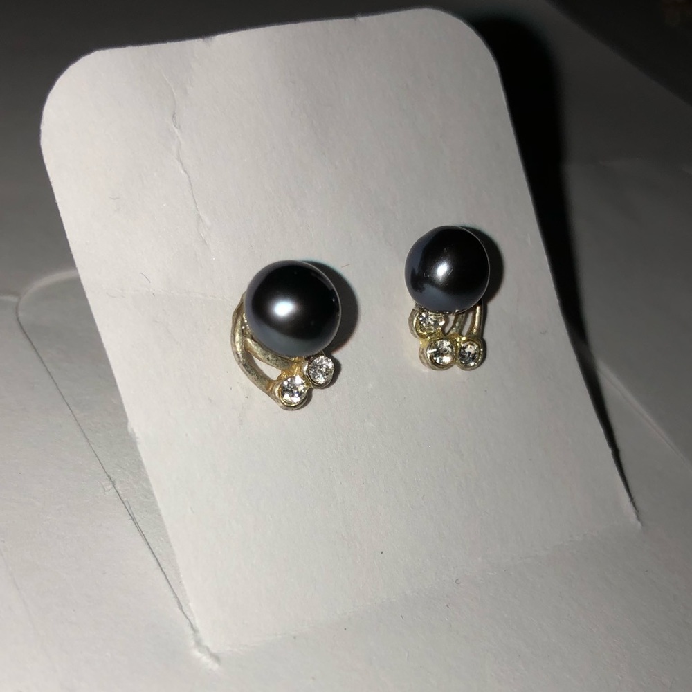 Real black pearl earrings!